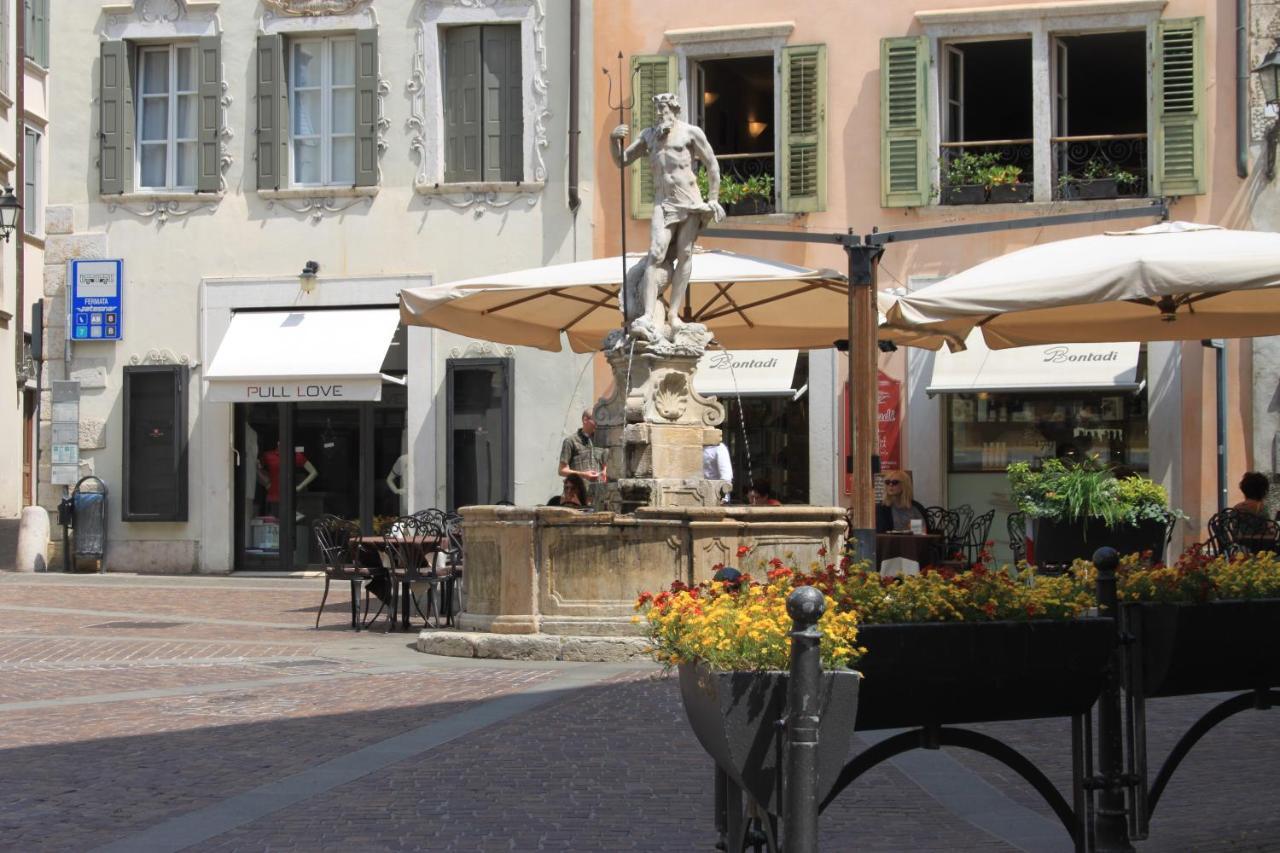B&B Color Rovereto Роверето Экстерьер фото